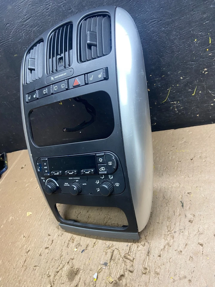 2005-2007 Chrysler Town Country Climate Control Panel Center Dash Trim t8968 DG - Image 2 of 4