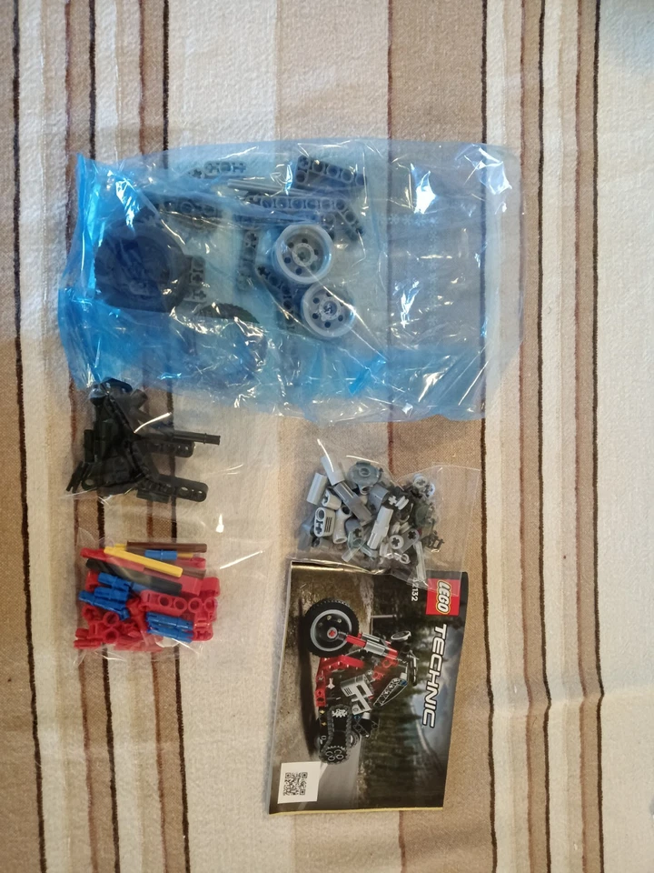LEGO 42132, foto 2 di 3