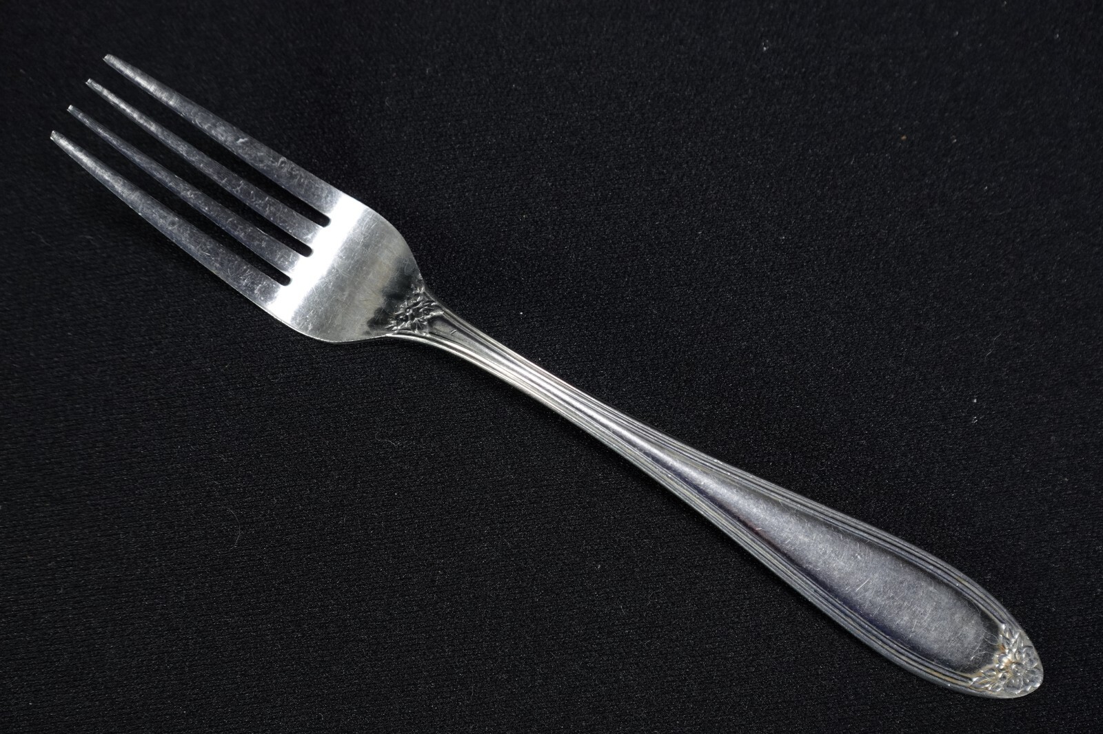 28 Pieces 'Fleurette' Pattern Flatware By Home Concepts Japan Stainless