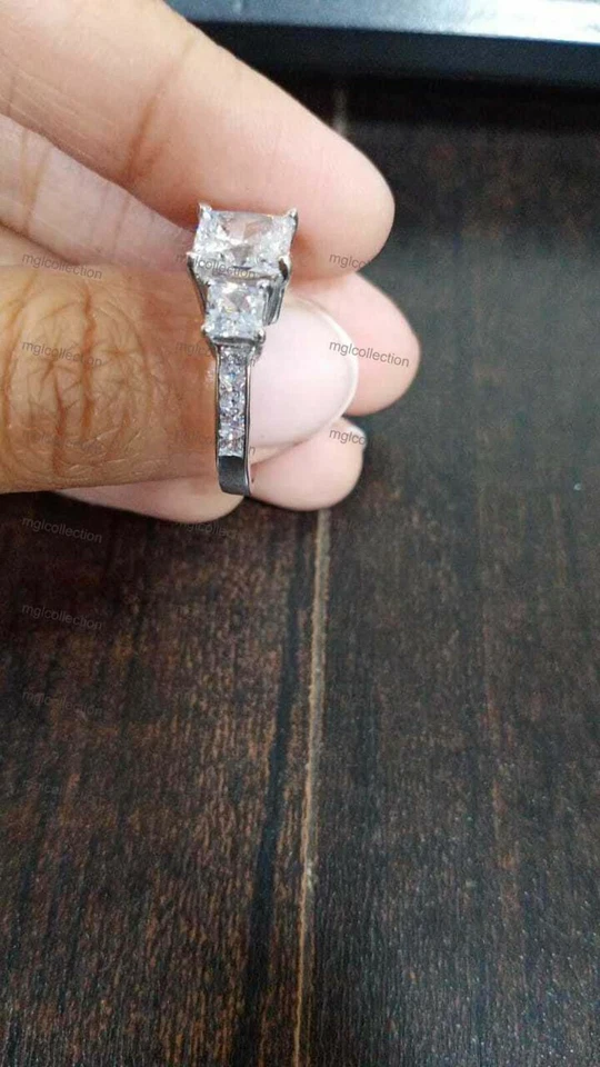 Помолвочное женское кольцо с искусственным бриллиантом огранки принцессы покрытое белым золотом 1,50 карата - Изображение 3 из 4