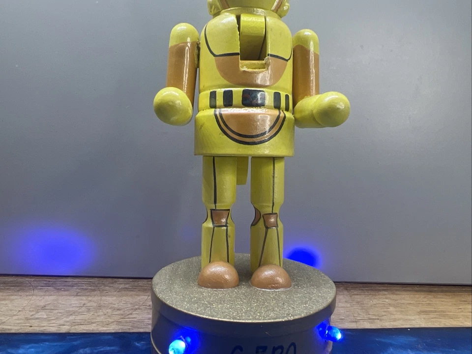 "Figura de estatua de madera C-3PO Cascanueces de 7,5"" de Star Wars de colección rara con luces LED" Foto 3 de 4
