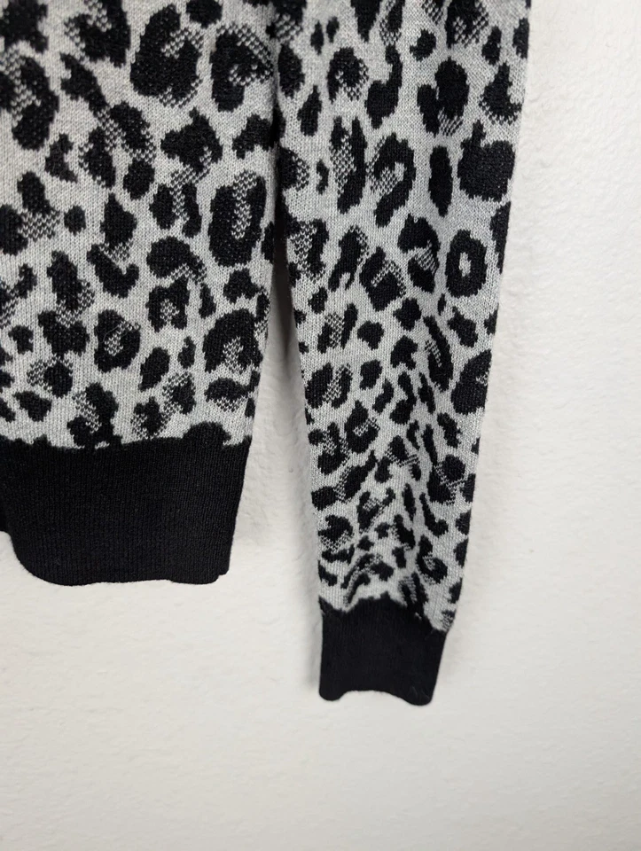 Cárdigan Suéter Ann Taylor Mujer Pequeño Gris Negro Leopardo Botón Frontal Nuevo con Etiquetas Mb Foto 3 de 4