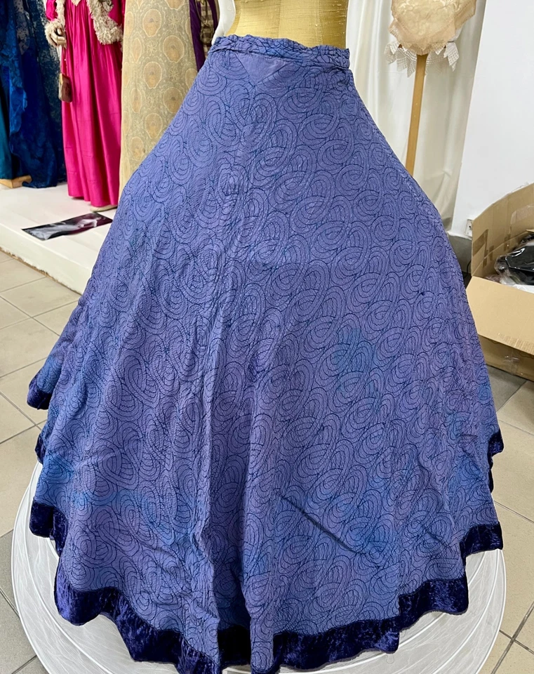 Falda antigua. Europa, 1860. Foto 3 de 4