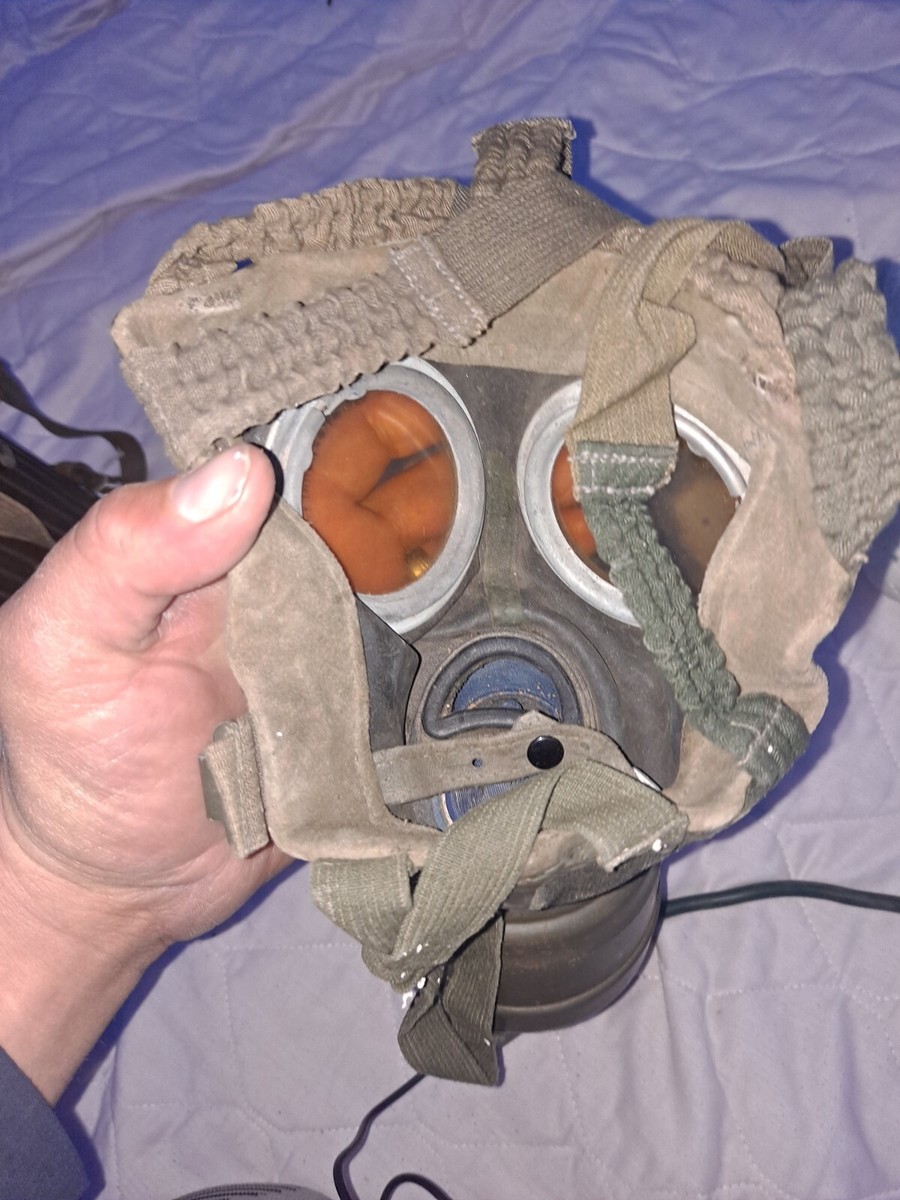 個人装備 ww2 Deutsche Gasmaske Old New WW2 German Gas Mask Late War Fiberglass — The Daring One's