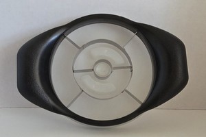 Pampered Chef Pineapple Wedger Corer Cutter Slicer 2416 W/ Blade Guard Cover