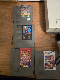 Nintendo Entertainment System NES Console - With 4 Games And Controllers!