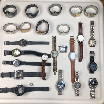 Approx 24 Assorted Mens Watches Untested Vintage New Parts Repair Good