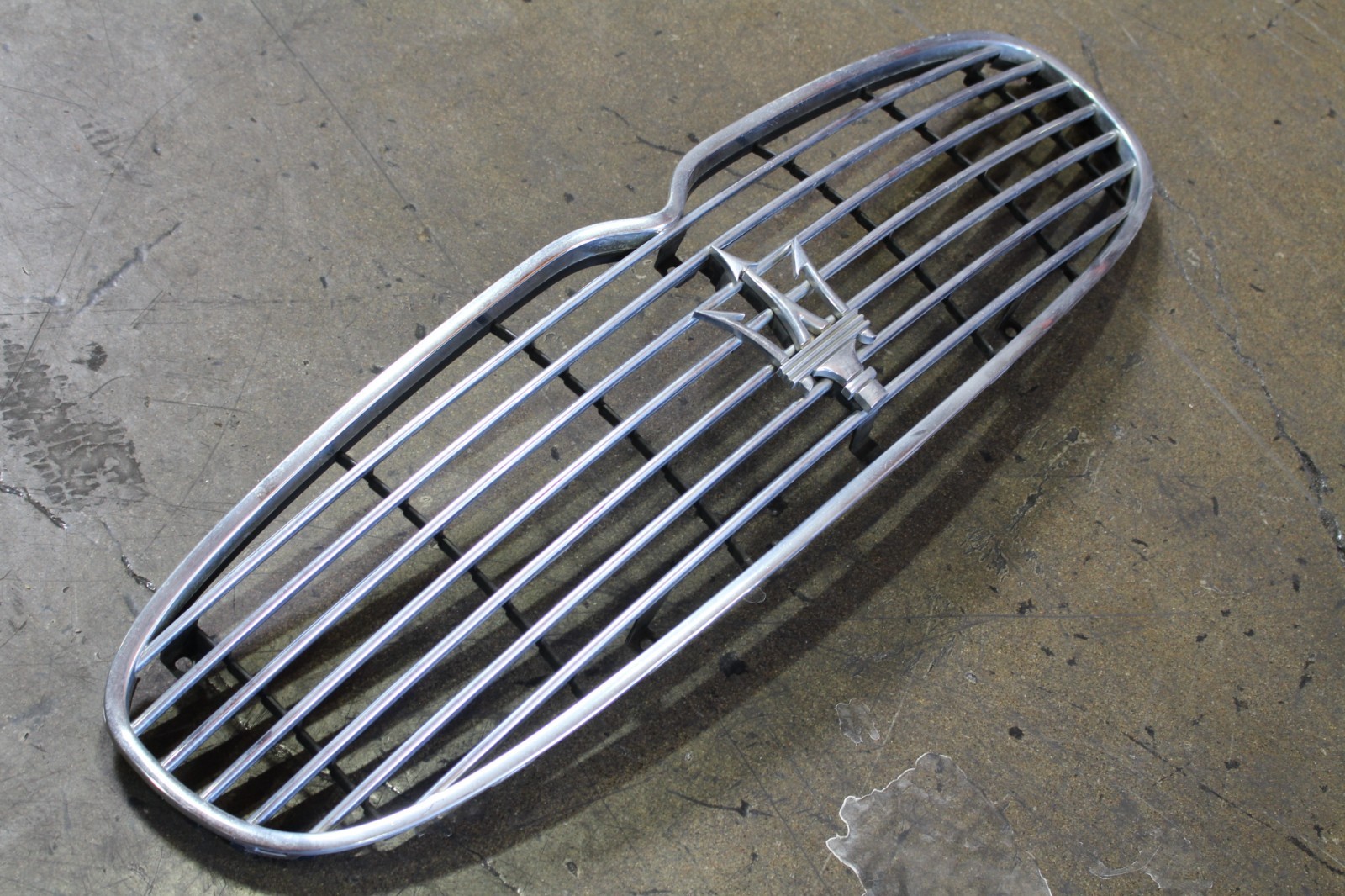 Maserati Quattroporte, Front Grille, Complete, Used, P/N 67874400