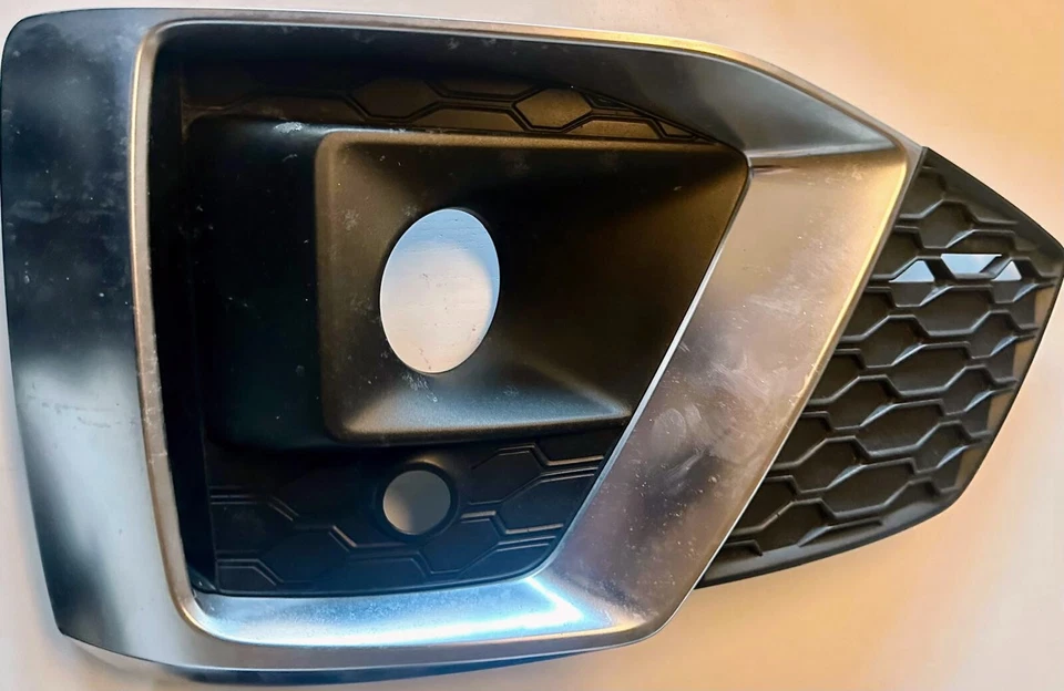 Original Audi A5 B8 Baujahr 01/12/2020 - S Line Chrom Lüftungsgitter Gitter L+R - Bild 2 von 4