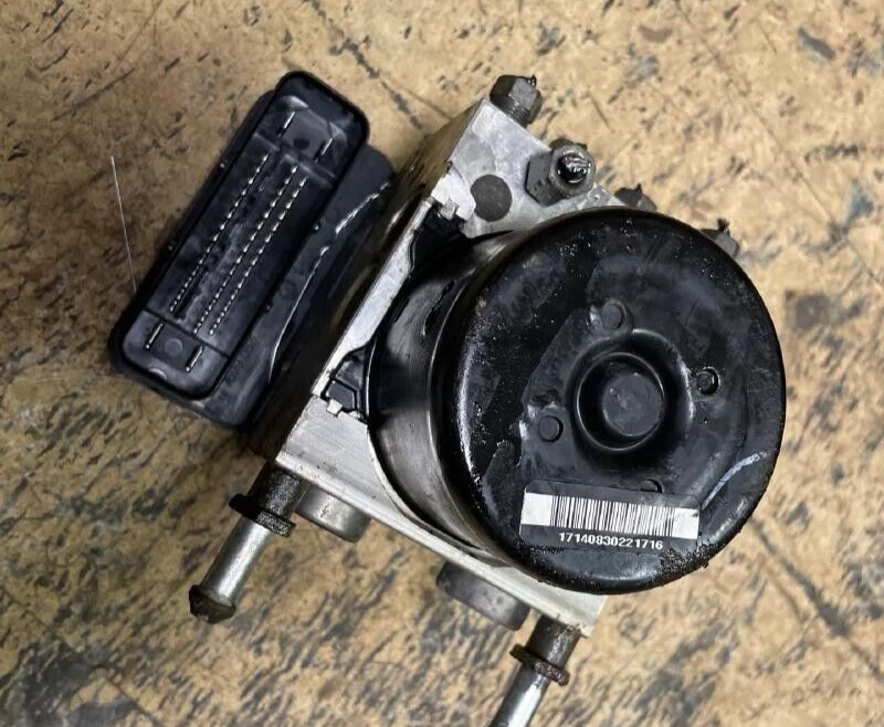 2011-2014 Chrysler 200 Anti Lock Brake Pump Module Assembly OEM Foto 3 de 4