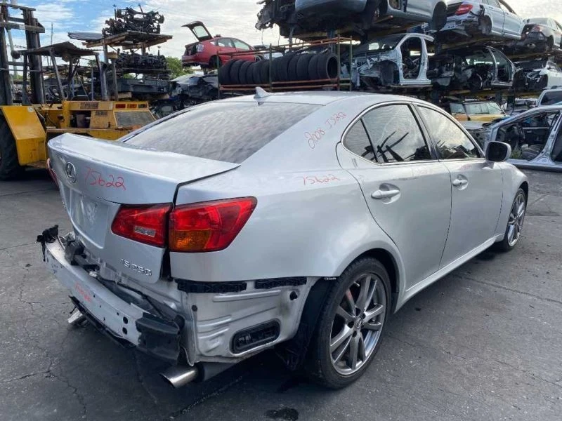 Rocker Panel Molding Passenger Right Side 2006 07 08 09 10 11 12 13 Lexus IS250 Foto 3 de 4