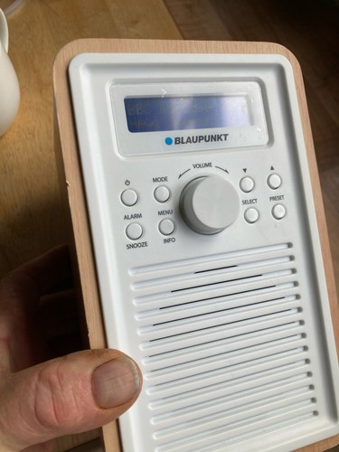 Tragbarer Blaupunkt DAB UKW Digitalradio Wecker Buche Farbe - Bild 3 von 10