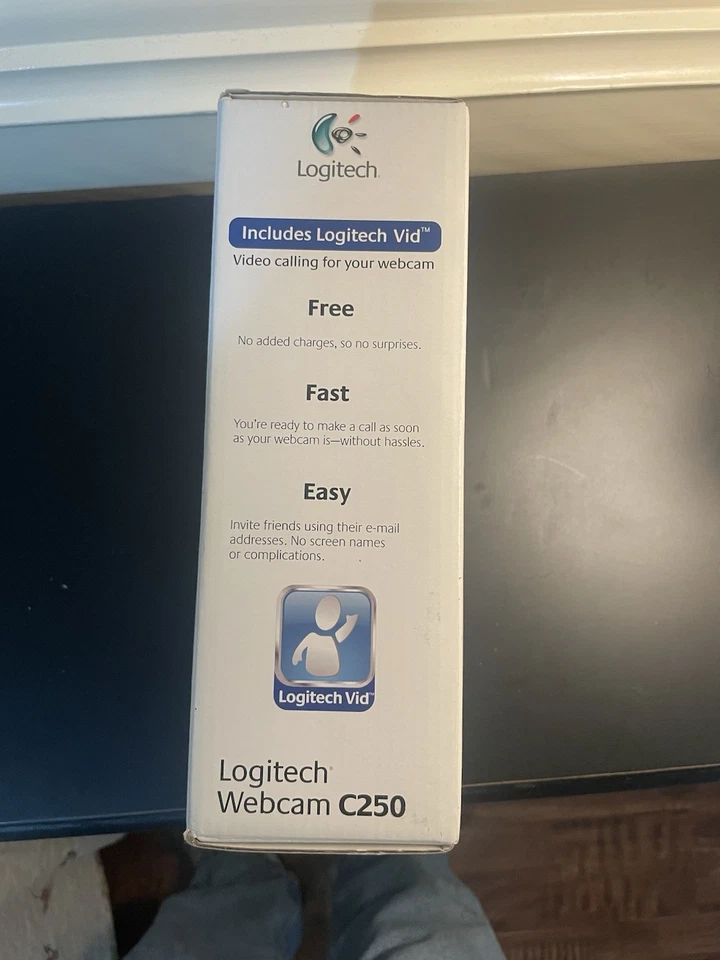 Logitech C250 Webcam USB 1.3MP photos Built-in Microphone Camera - Image 4 of 4