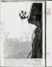 1974 Press Photo Actor Clint Eastwood Climbing Eiger Mountain in Switzerland