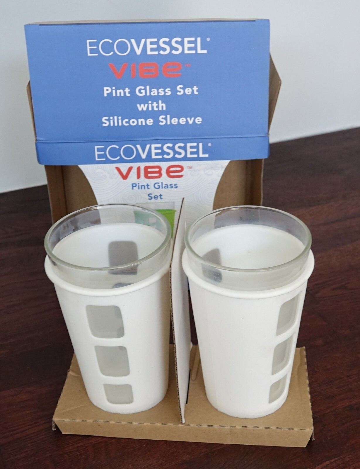 EcoVessel 16Oz. VIBE Pint Glass Twin Set with Silicone Sleeve - white