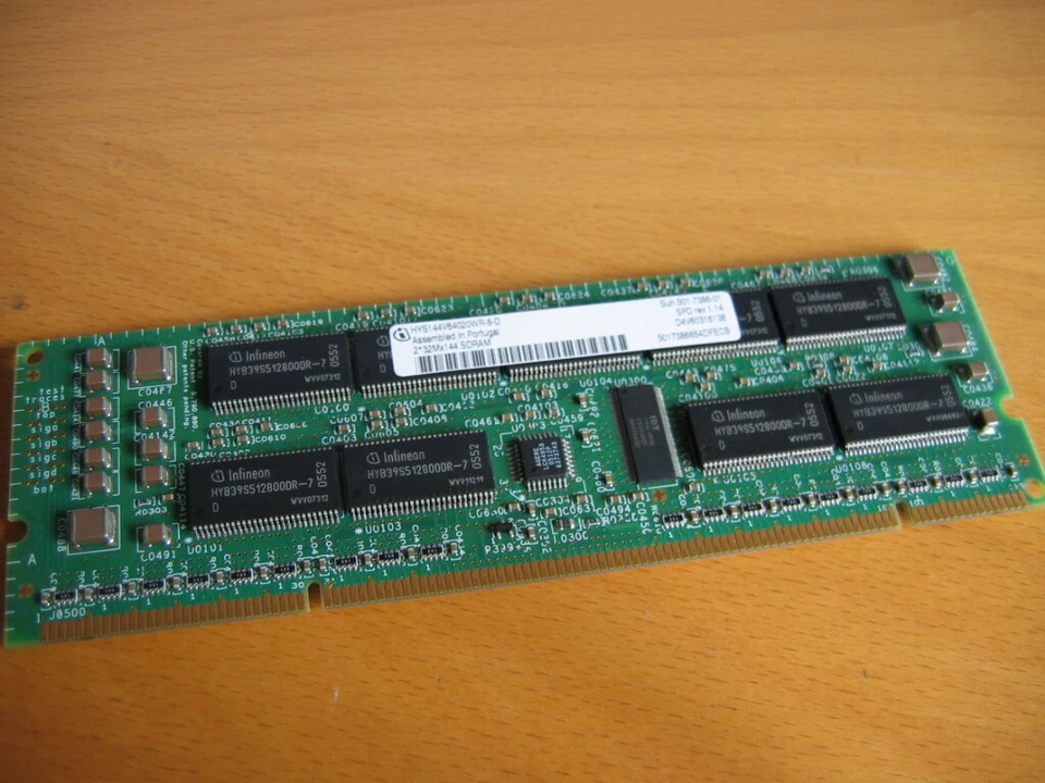 Sun Microsystems 501-7386-01 Infineon Memoria RAM 1GB HYS144V64020WR-8-D - Immagine 2 di 4