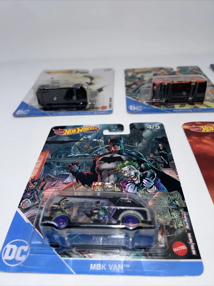 2021 Hot Wheels Premium Pop Culture Batman Lot - Image 3 of 4