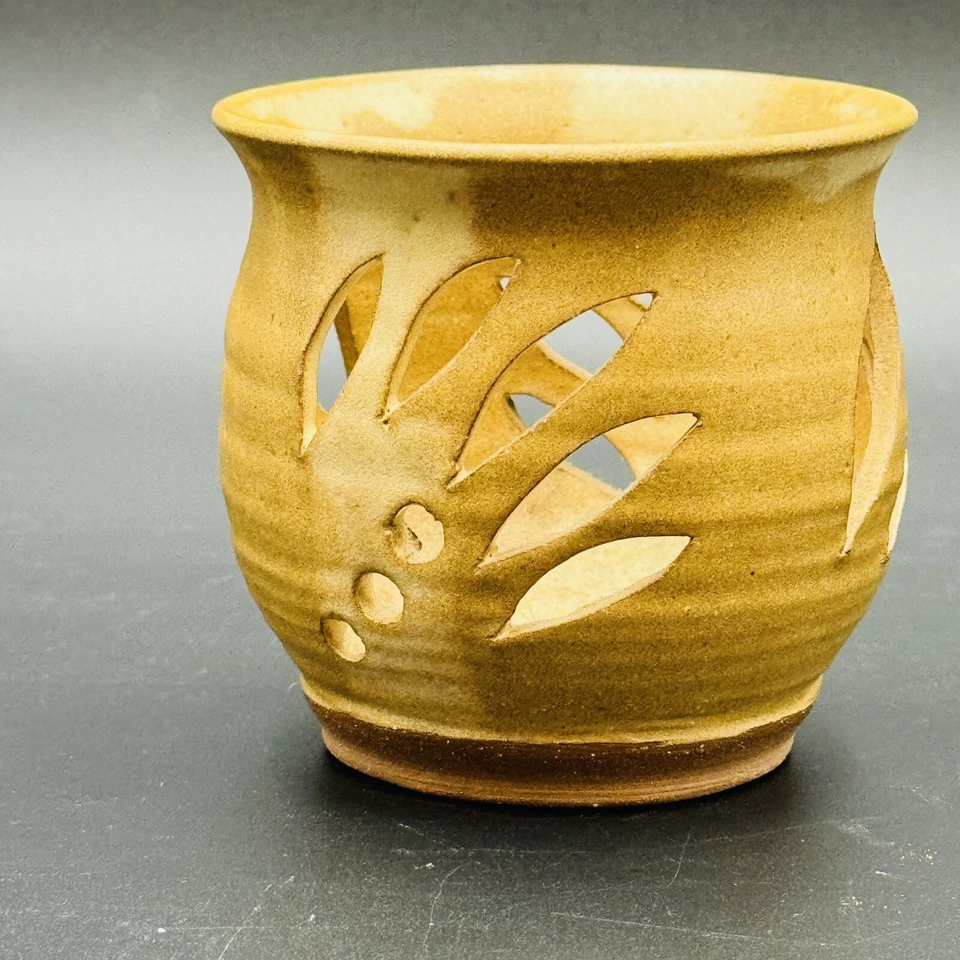 Soporte de luz de té hecho a mano de cerámica de arte de estudio recorte diseño de hojas florales luminaria Foto 4 de 4