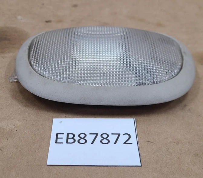 OEM 1998-2001 Dodge RAM 1500 2500 luz domo trasero carga techo lámpara 04685242 Foto 3 de 4