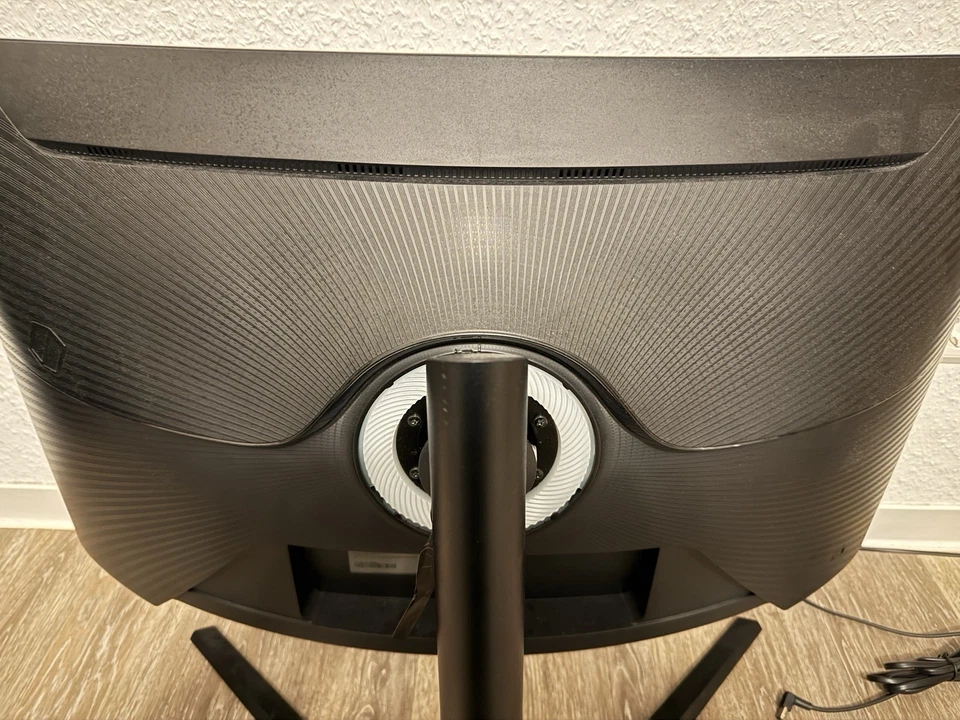 Samsung Odyssey Neo G7 S32BG750NU 4K UHD – 32 Zoll – Top Zustand – OVP - Bild 2 von 4