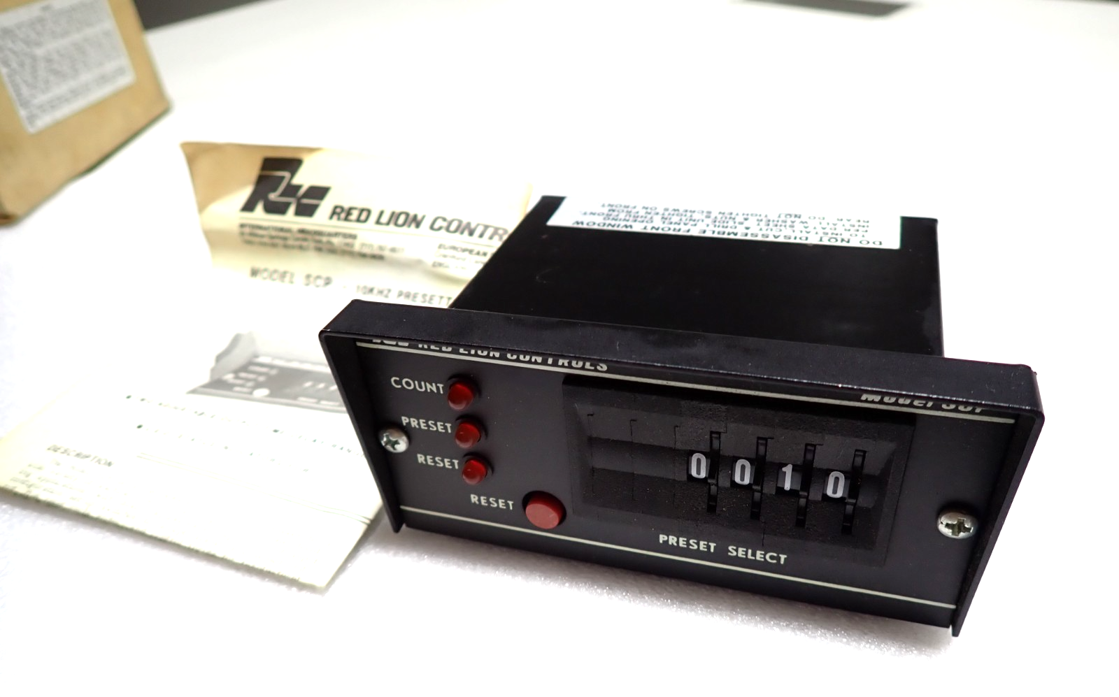 SCP00400 Red Lion PRESETTABLE COUNTER New