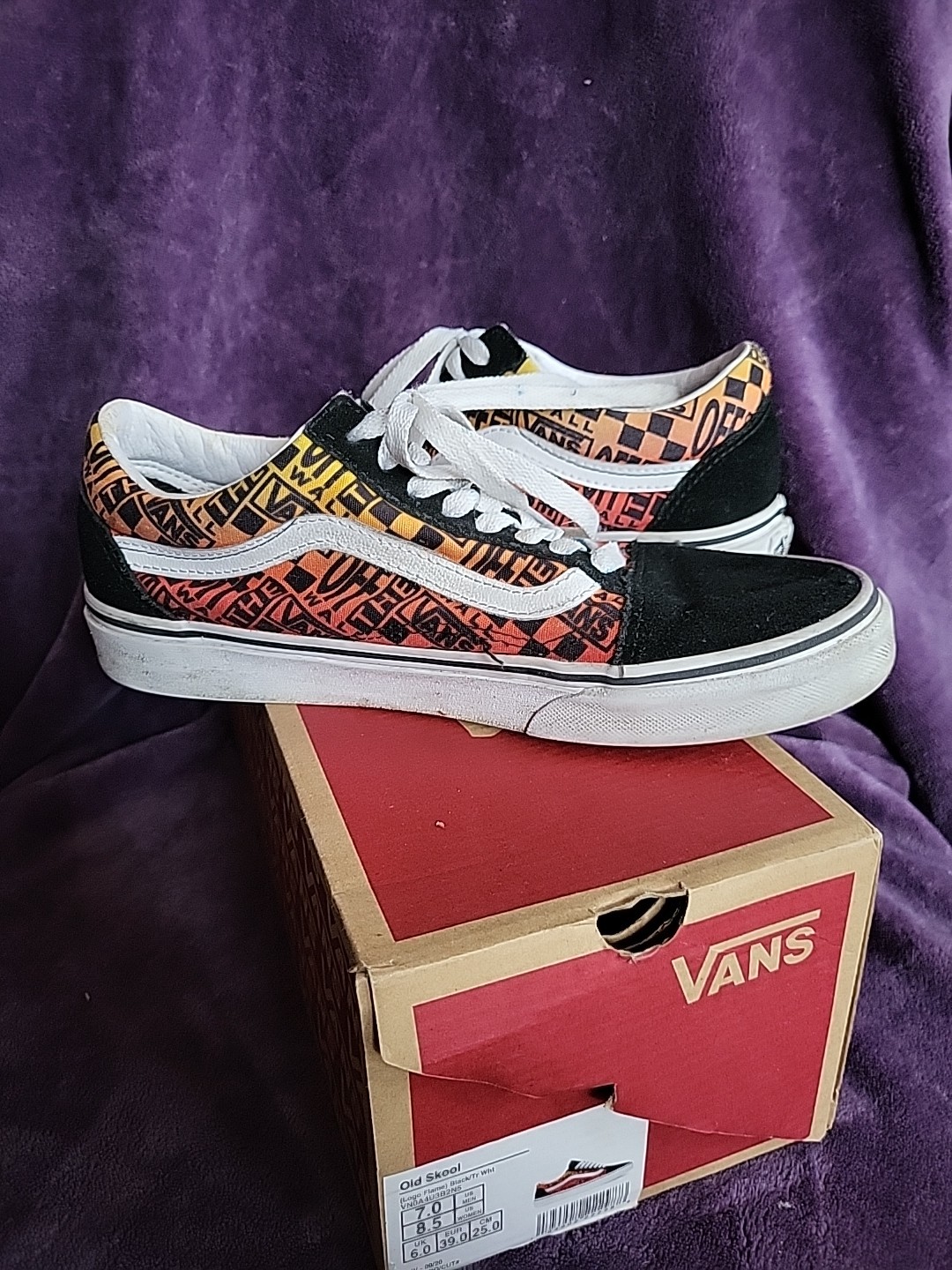 VANS Old Skool Men’s Size 7/Women's Size 8.5 Sneakers thumbnail 6