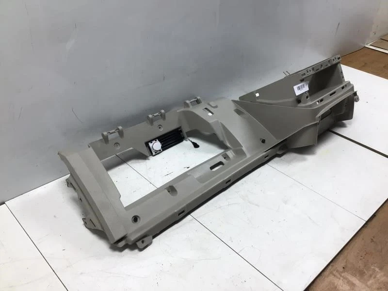 2012 CHRYSLER TOWN COUNTRY FRONT RIGHT LOWER DASH RETAINER PANEL GLOVE BOX  - Image 3 of 4