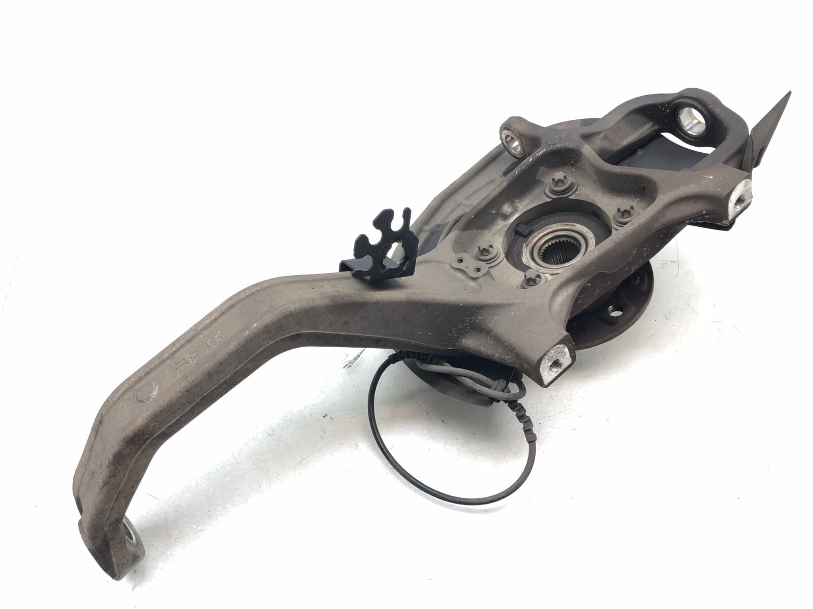 2014-2017 MASERATI GHIBLI S Q4 AWD RIGHT PASSENGER FRONT SPINDLE KNUCKLE OEM.