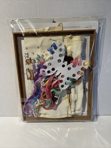 Switchable Cross Stitch Kit With 8x10 Frame Nearly Complete #72135 - Bild 13 von 13