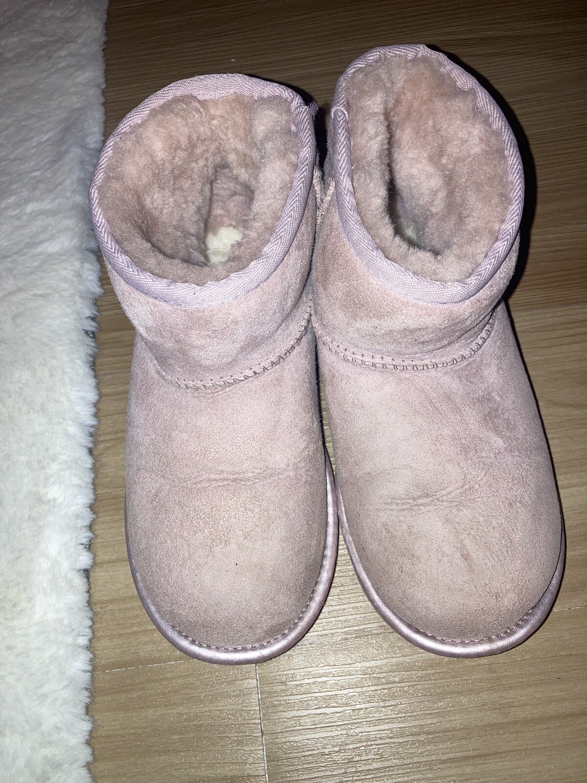 Girls UGG pink sheepskin boots size 1 /33.5 eBay