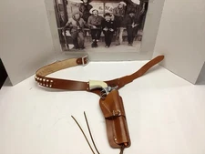 Hubley Colt 45 Cap Gun & Leather Holster/12 Bullets Very Nice