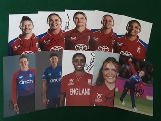 ENGLAND WOMEN'S CRICKET JOBLOT OF 10 Hand Signed 6x4 PHOTOGRAPHS