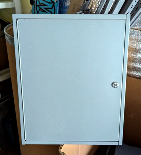 Buddy Products Repli-Key™ Locking Cabinet 90-Key Capacity 14w x 3d x 17-1/8H EUC - Picture 3 of 12