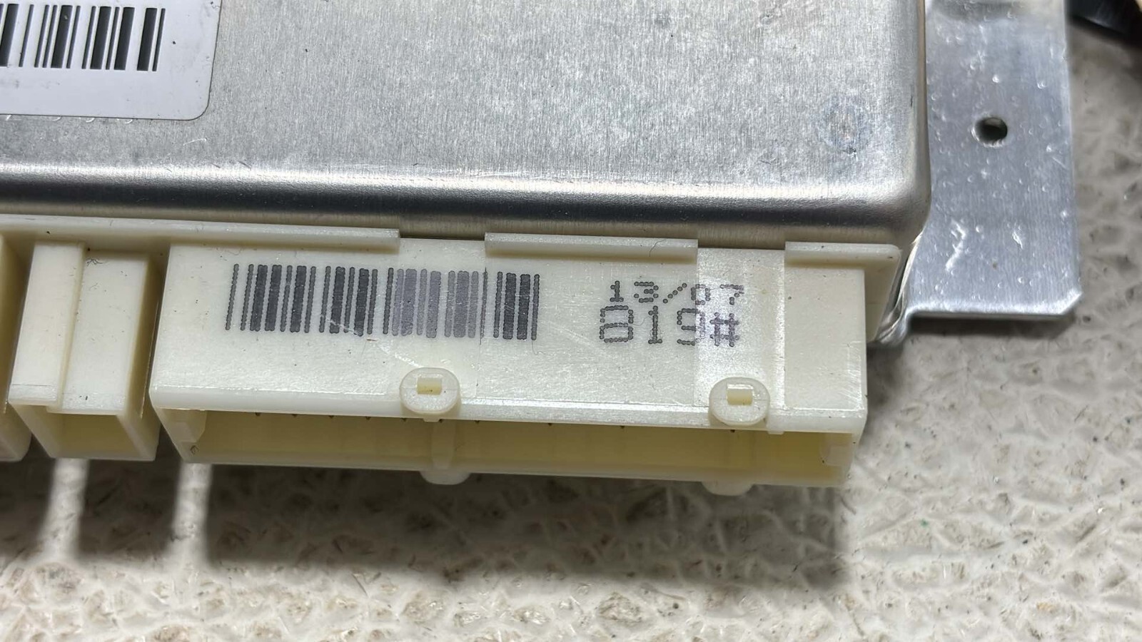 2007 MERCEDES Ml GL Class Air Suspension Control Unit A2515452432 
