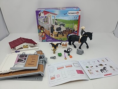 Schleich Horse Club 42437 Riding Stable Feeders Dog Accessories Tori & Princess 