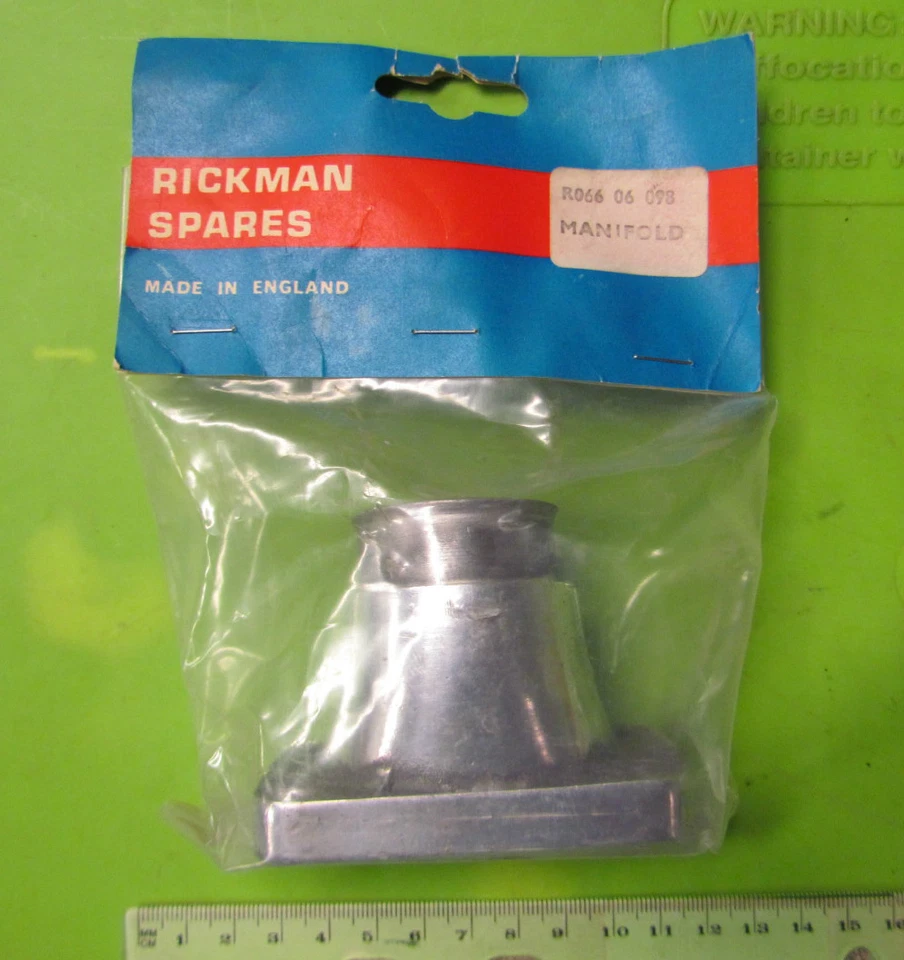 Rickman Montesa 250 MX 汽化器进气端口 p/n R066 098 NOS 63.60.032 — 第 2/4 张图片