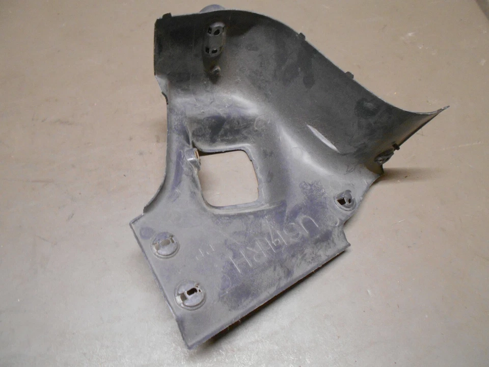 90-93 Geo Storm Station Wagon Wagonback Dark Grey RH Rear Seat Belt Trim Panel Foto 4 de 4