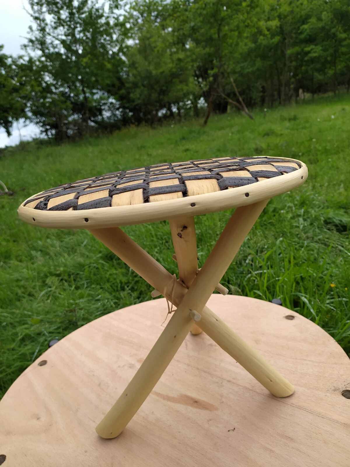 Table d appoint pour canape ideale pour vos soirees lecture