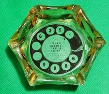 VINTAGE REGGIE'S SINCLAIR SERVICE CHICAGO, IL GLASS ADVERTISING HEXAGON ASHTRAY