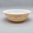 Vtg Pyrex #024 2Qt Handled Tan Round Berries Pattern Casserole Dish USA *No Lid*