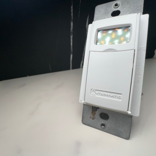 Intermatic Wall Timer ST01 Switch Digital 7 Day Program 120-277 VAC, 15A, White
