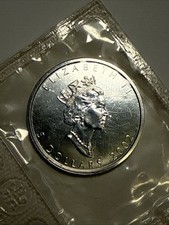 2002 Canada Silver Maple Leaf 1 oz Silver Original Packaging