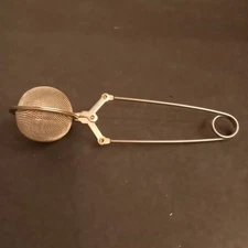 Vtg Metal Mesh Tea Strainer Infuser Hinge Spring Squeeze Opening