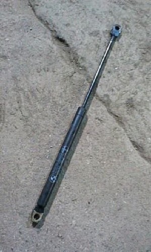 BMW E36 316i Gasdrückfeder Motorhaubendämpfer Dämpfer vorne rechts oder links