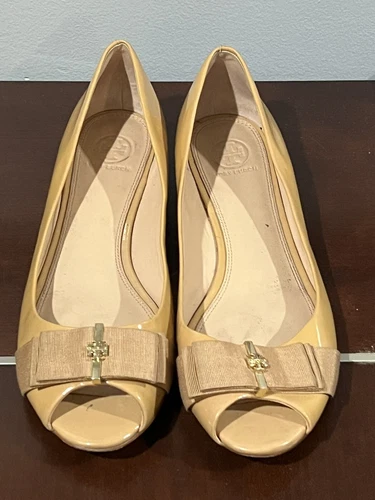 TORY BURCH 'TRUDY' PATENT LEATHER OPEN TOE FLATS 10M