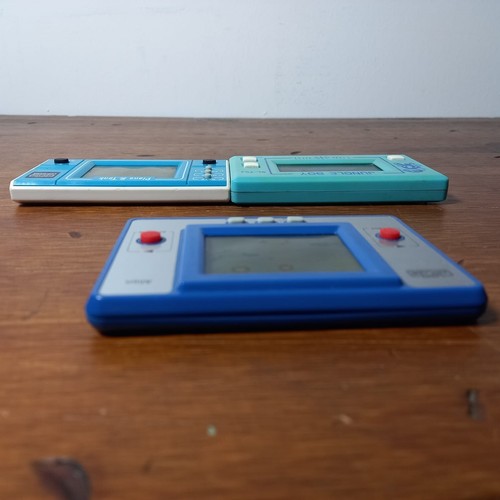 Lot of 5 Handheld Electronic Games Soccer, Alien, Adventures of the lion AS-IS - Picture 12 of 12