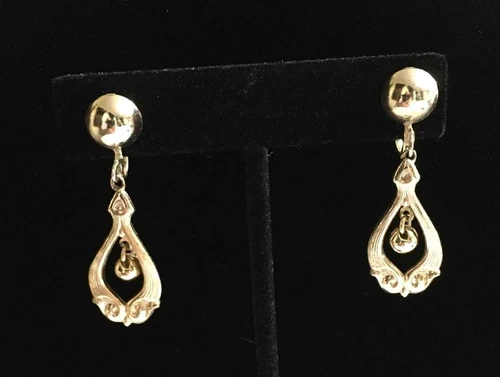 Vintage Marino Drop Dangle Gold Tone Screw Back Earrings