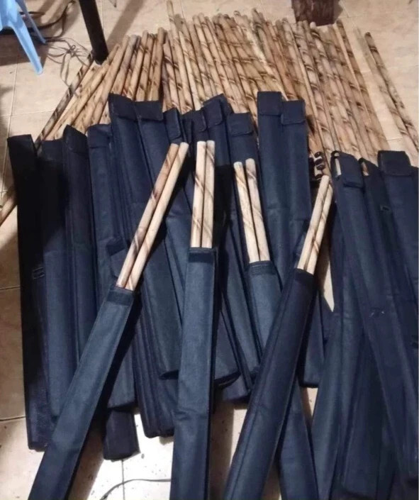 Bastoni Kali Arnis Allenamento Bastoni Escrima In Polipropilene - Coppia Per Allenamento Kali/Arnis, Pieno Contatto, 28 Pollici Martial Arts Sticks Bastoni Kali Arnis Allenamento Bastoni Escrima In Polipropilene - Coppia Per Allenamento Kali/Arnis, Pieno Contatto, 28 Pollici Martial Arts Sticks