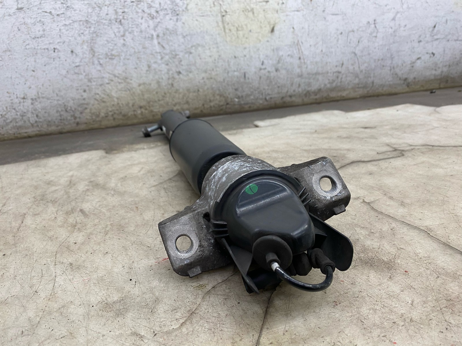 2015-2020 BENTLEY BENTAYGA (A) LEFT RIGHT REAR SHOCK ABSORBER *109K* 4M0616031AC