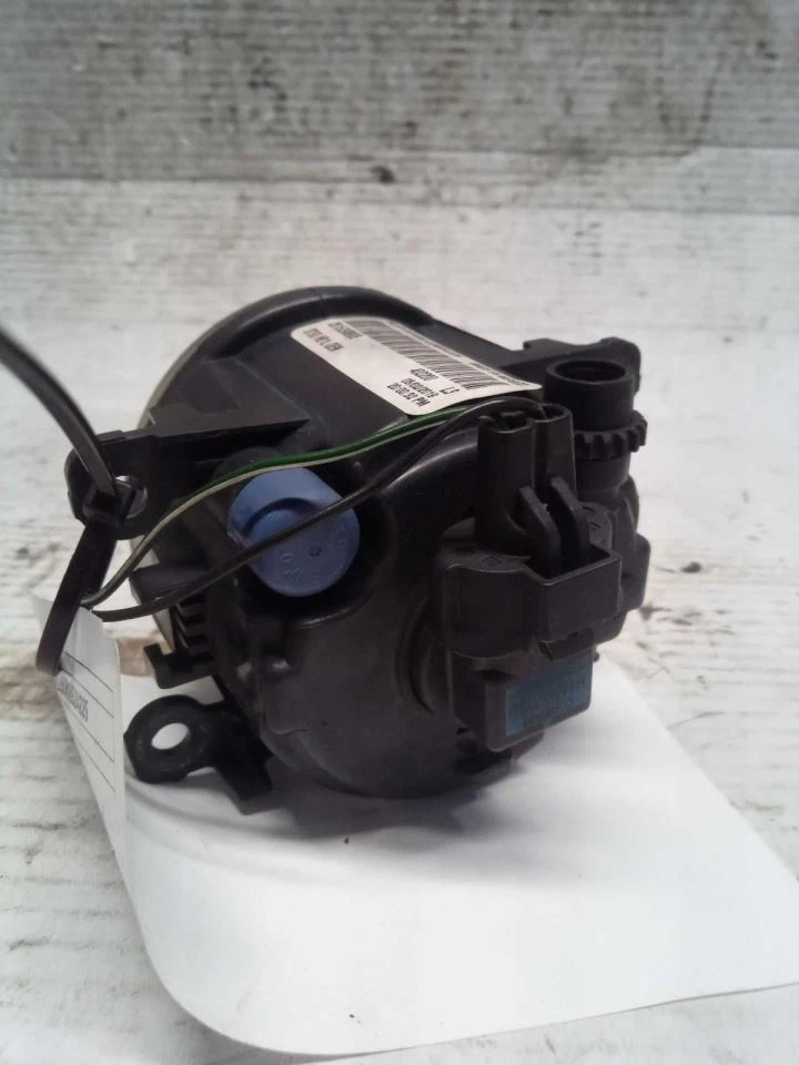 Luz antiniebla de esquina/estacionamiento compatible con 12-21 NV 3500 523558 Foto 2 de 4